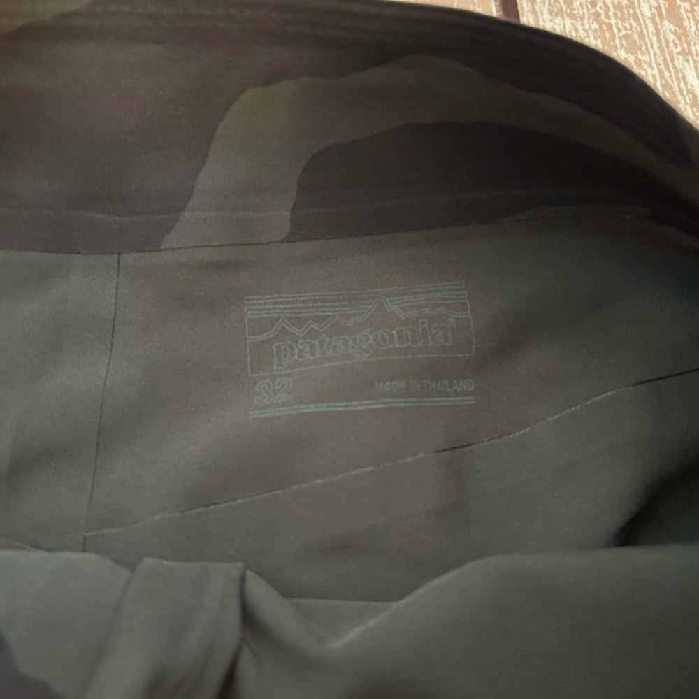 Patagonia Hydropeak Boardshorts, 32 - Picture 3 of 3